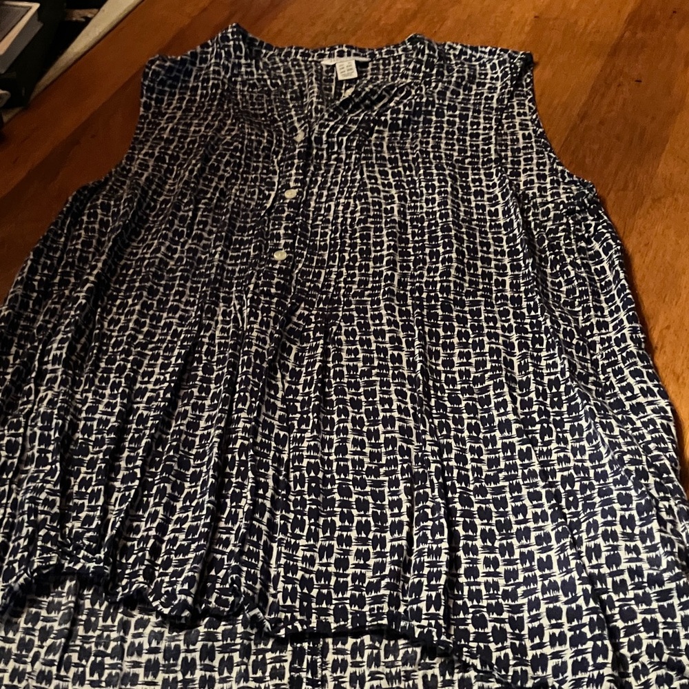 Nautica Blue and White Abstract Top